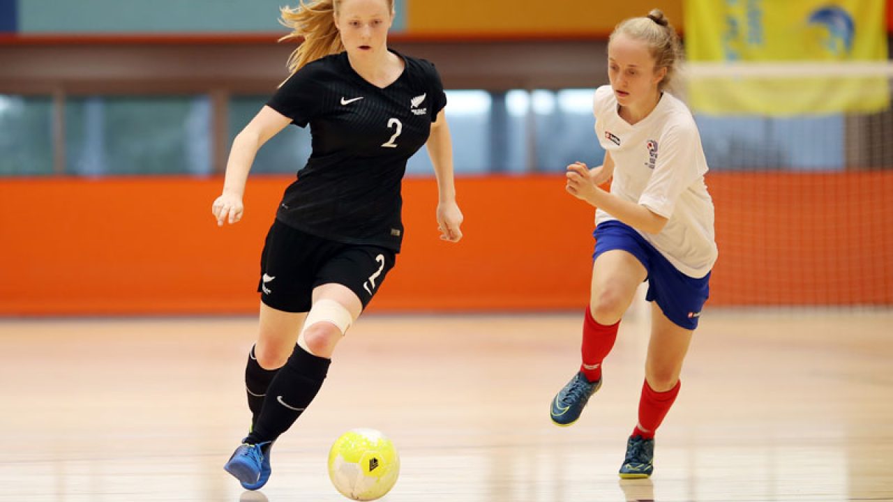 10 Perbedaan Futsal dan Sepak Bola (Ulasan Lengkap)